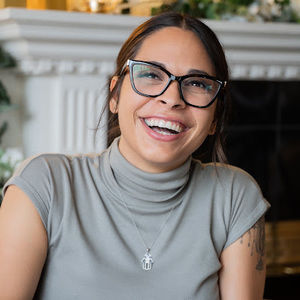 Meet your Posher, Finessa